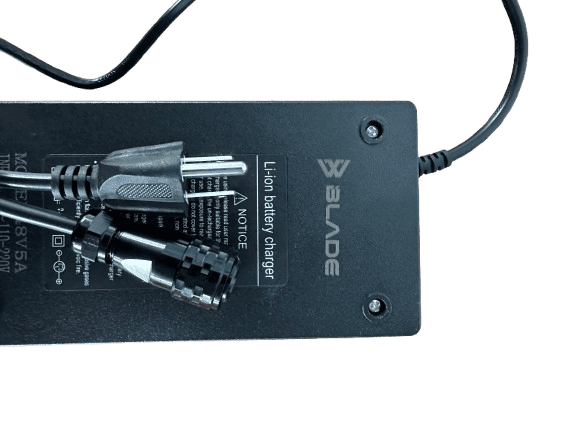 BLADE 600 W Ladegerät für 5 kWh