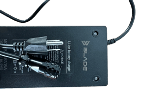 BLADE 600 W Ladegerät für 5 kWh