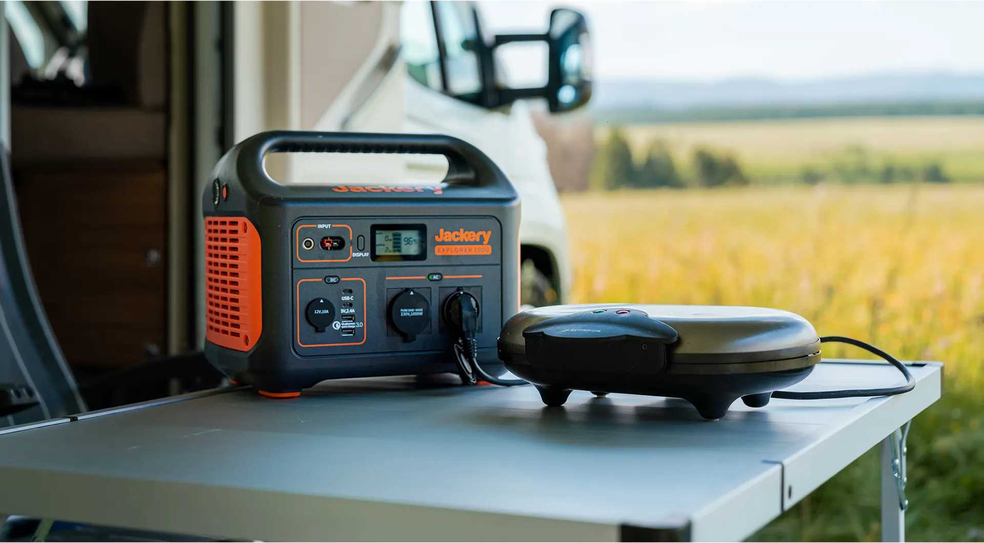 <p>Jackery Explorer 1000 in Kombination mit Solar</p>