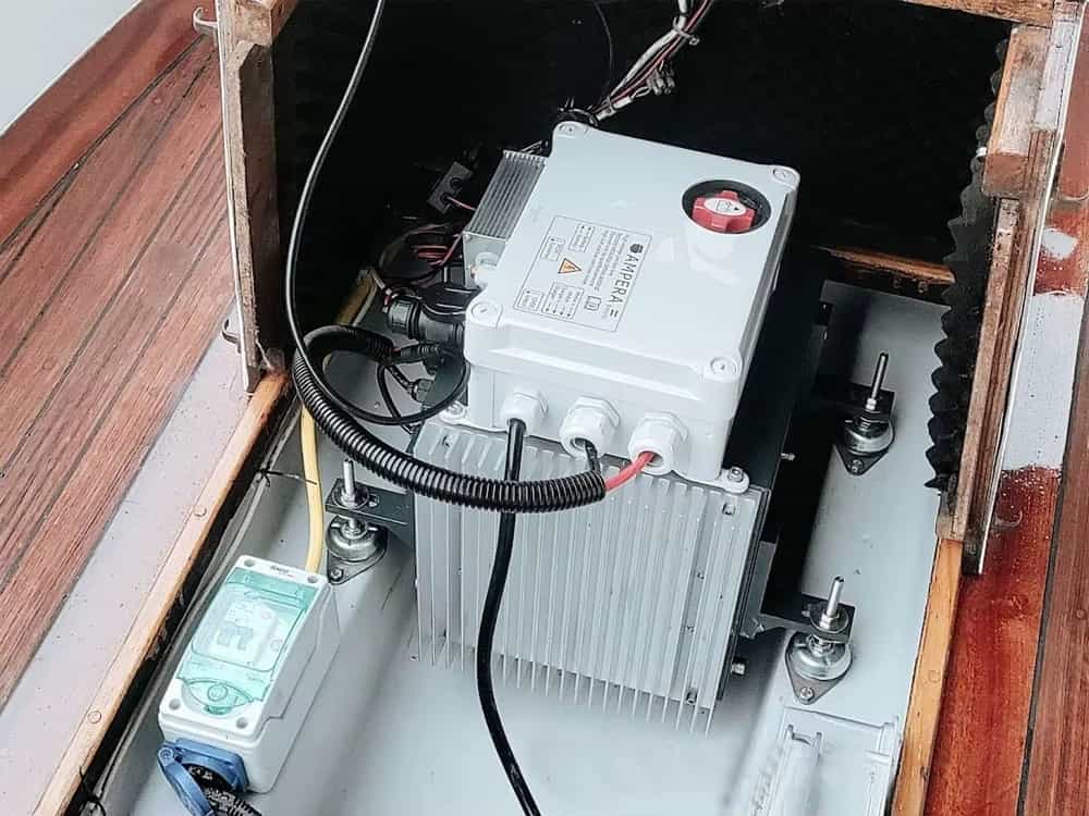 Techniek van EZ-Inboards IB10 