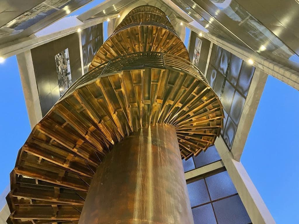 Shkallë spirale ngjitëse të ndërtuara në kuadër të projektit