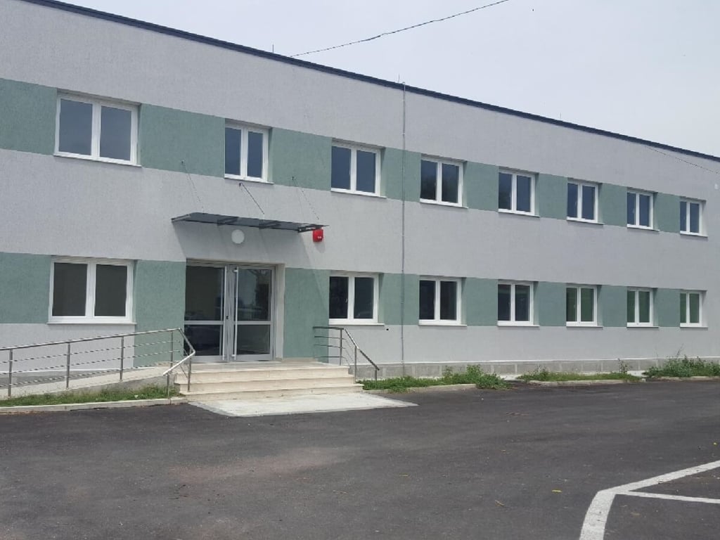 Dalja e emergjencave në parkim dhe qendra zanore e alarmit