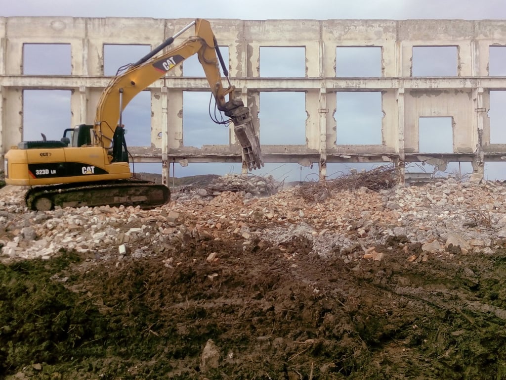 Pastrimi dhe grumbullimi i mbeturinave industriale gjatë fazës së rehabilitimit