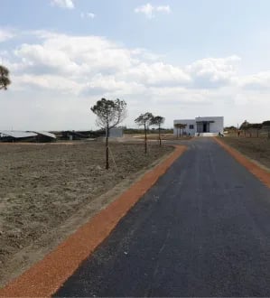 Ndërtimi për lidhjen me rrjetin energjetik 35 KV (2.8 KM) dhe nënstacioni i Topojës 20MW (35 KV) dhe ferma fotovoltaike 6 x 2 MW.