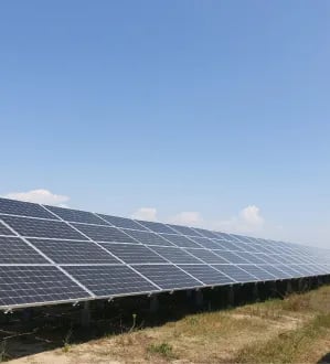 Ndërtimi për lidhjen me rrjetin energjetik 35 KV (2.8 KM) dhe nënstacioni i Topojës 20MW (35 KV) dhe ferma fotovoltaike 6 x 2 MW.