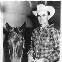 Don Dodge with a horse – early career portrait