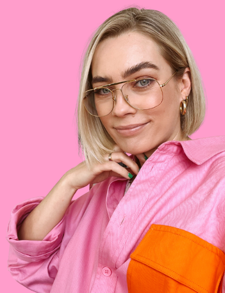 alyce-greer-founder-of-bossy-copywriting-expert-portrait