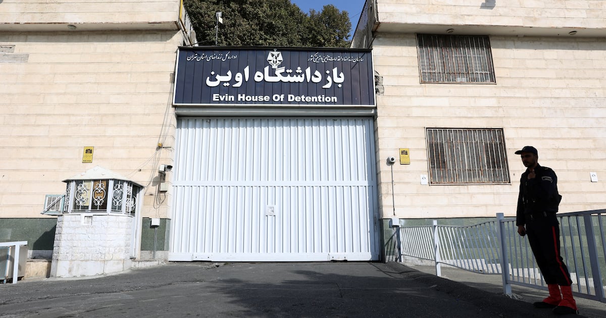 തർക്കം വഴങ്ങിക്കൊണ്ടിരിക്കെ രാഷ്ട്രീയ തടവുകാർ പെട്ടെന്നുള്ള അപകടത്തിലാണ്