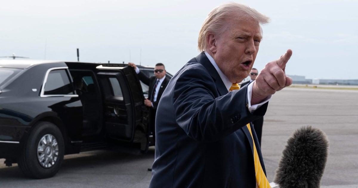 Trumpning Eronga ogohlantirishi: Agar Tehron "noto'g'ri harakat qilsa" urush "imkoniyati"