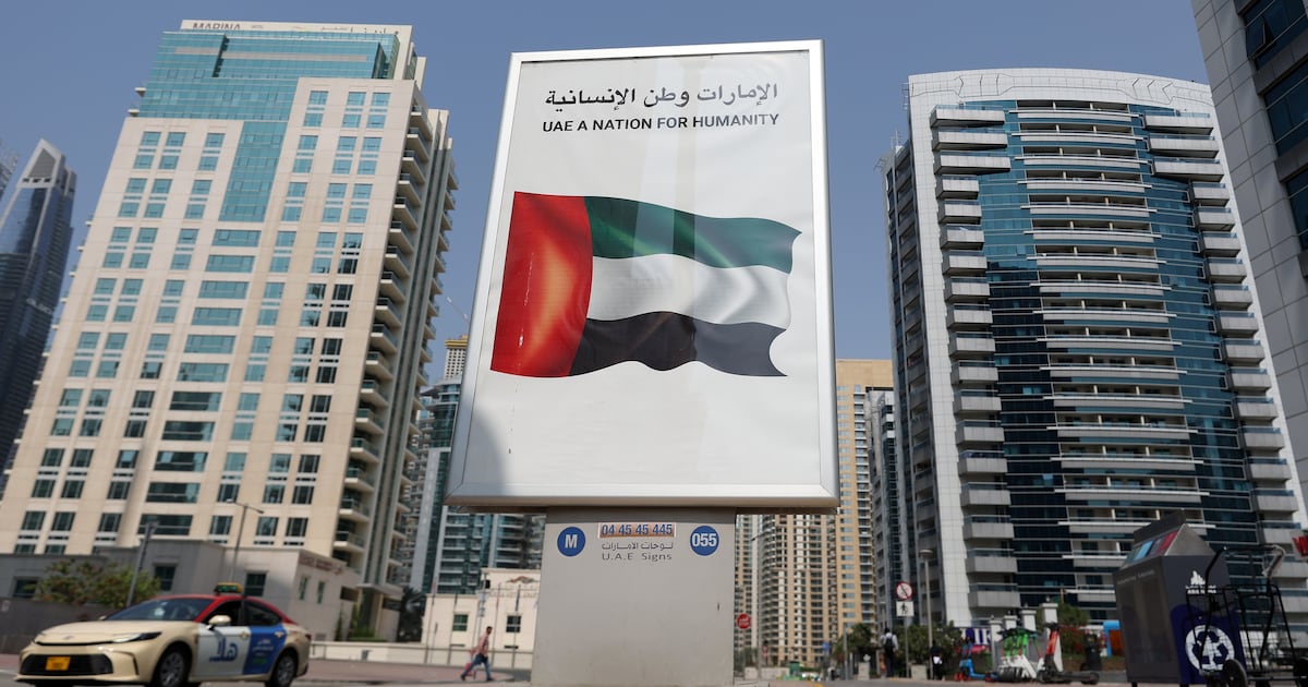 Birlashgan Arab Amirliklari havo mudofaasi Eronning katta hujumini blokladi, jabrlanganlar borligi xabar qilindi