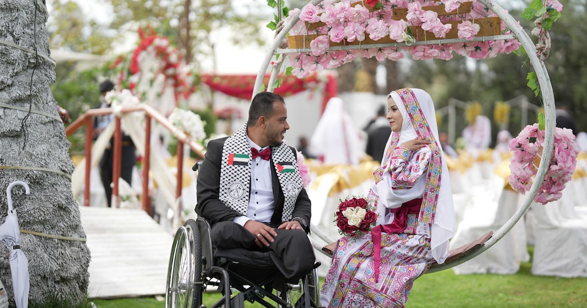 UEA Gelar Pernikahan Massal untuk 300 Pasangan Gaza Guna Bangkitkan Harapan dari Kesusahan | The National