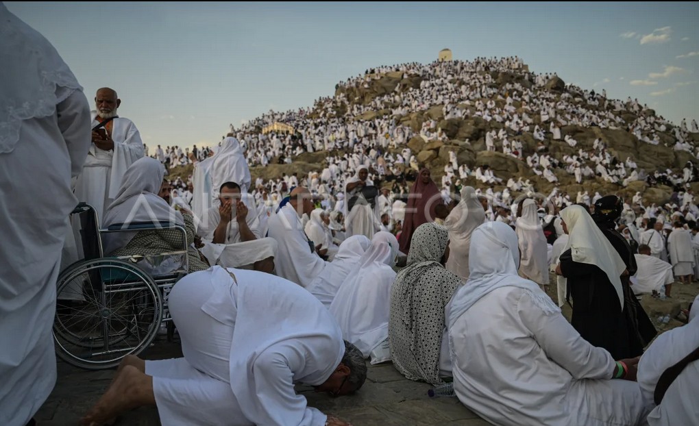 Jutaan Jemaah Bersiap Bergerak ke Arafah, Ini Amalan Sunat dan Bekalan Penting