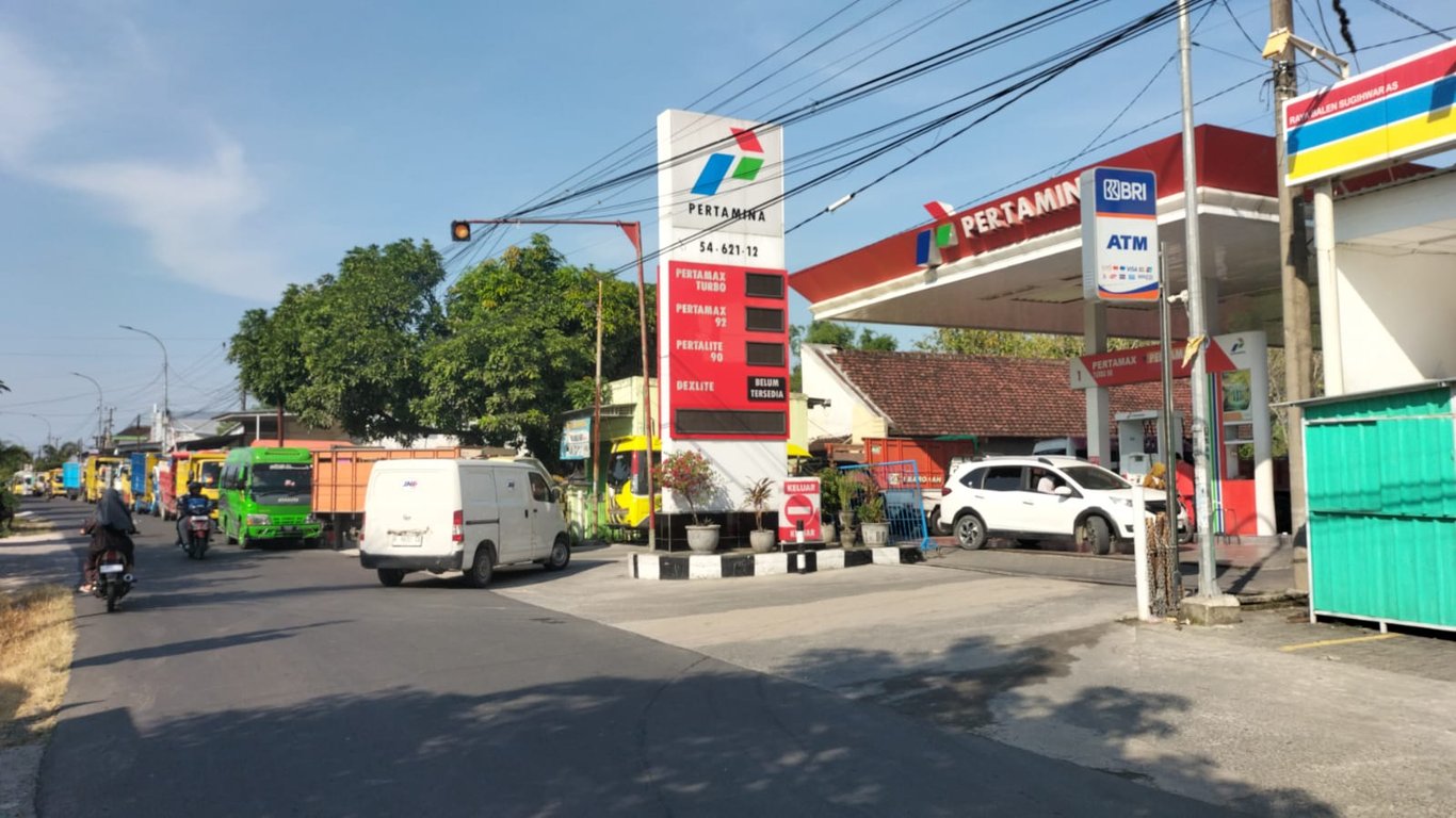 Antrean Panjang Biosolar di Bojonegoro Bikin Macet, Pertamina Pastikan Pasokan Aman