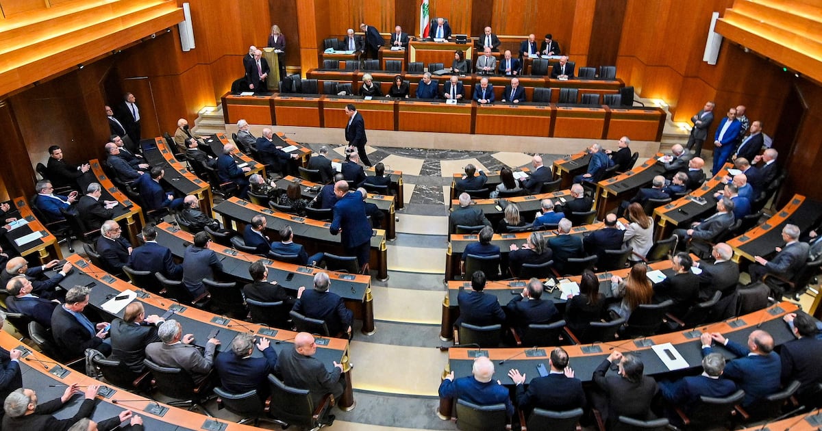 Парламент Ливана перенес выборы на фоне конфликта