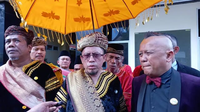 Minangkabau Traditional Court Reports Abu Janda to West Sumatra Police over Alleged Hate Speech