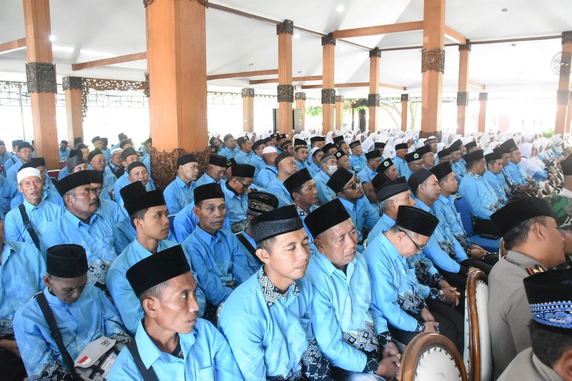Bupati Situbondo Lepas 993 Calon Jemaah Haji 2026, Persiapan Capai 99 Persen