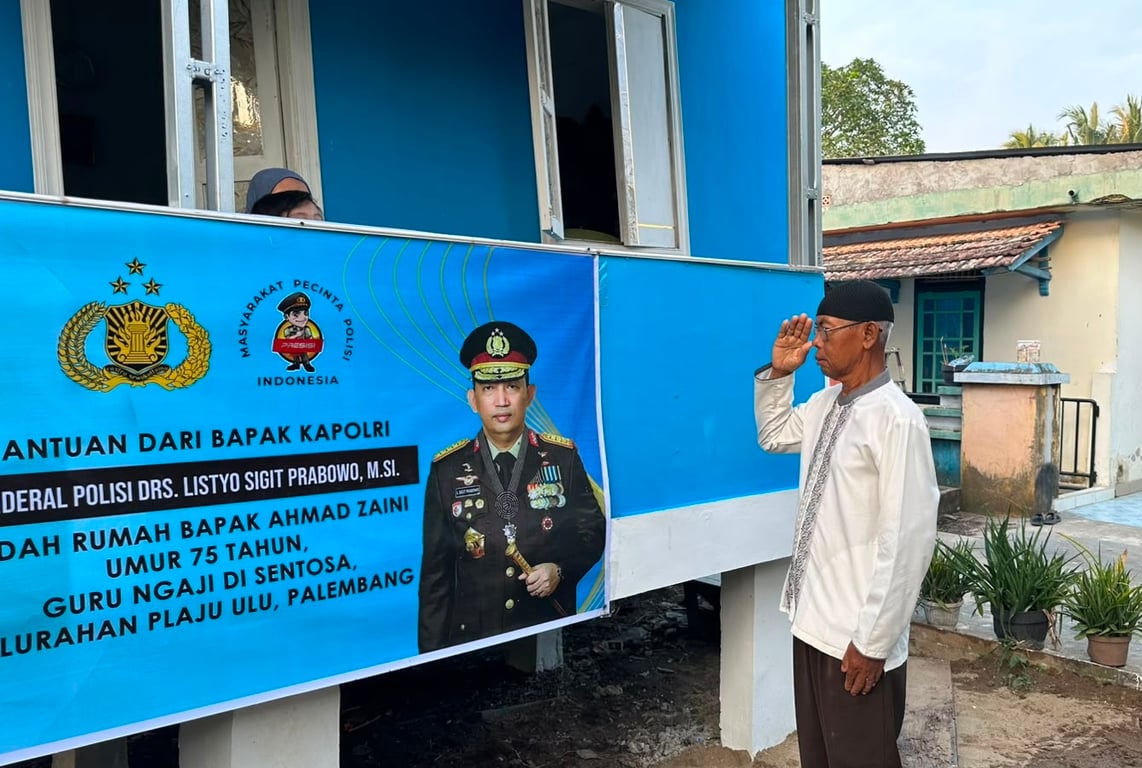 75-Year-Old Quran Teacher Gets House Renovation Aid from Police Chief, Now Has a Livable Home