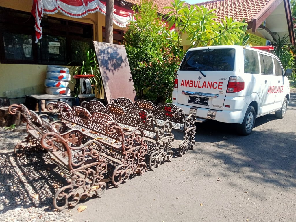 Pencurian Kursi Besi Pemkot Surabaya, Pelaku Gunakan Ambulans Klinik