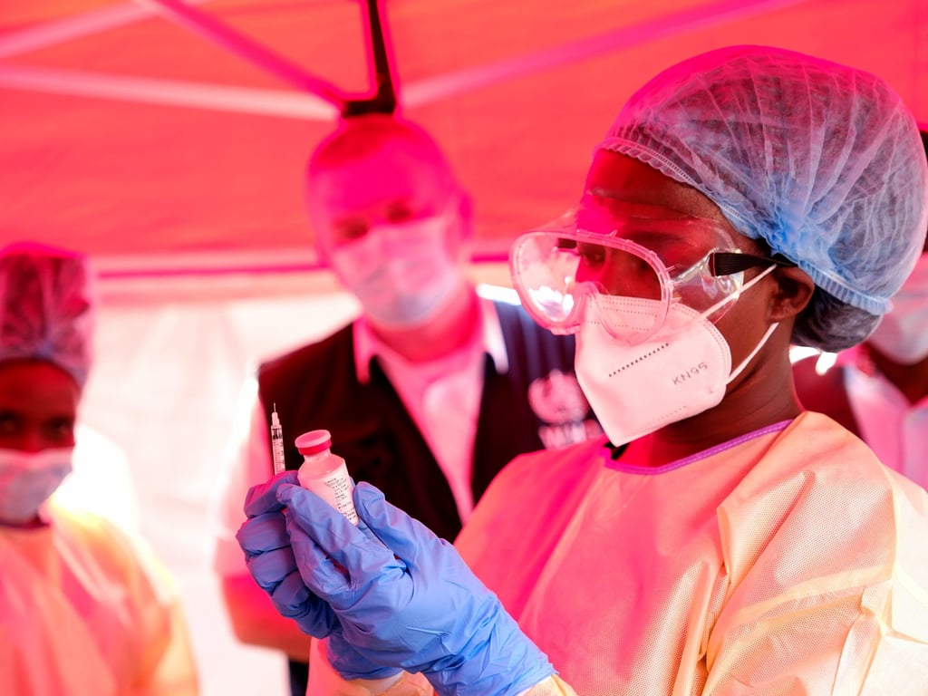 Uganda konfirmasi 3 kasus Ebola baru, sementara 10 negara lain 'berisiko' virus