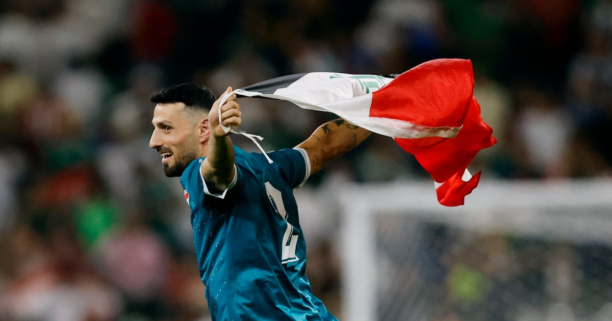 فوز تاريخي يرسل العراق إلى أول كأس عالم منذ 40 عامًا