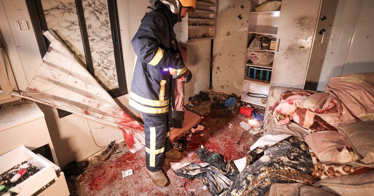 Korban Tragis dari Runtuhan Pecahan Rudal