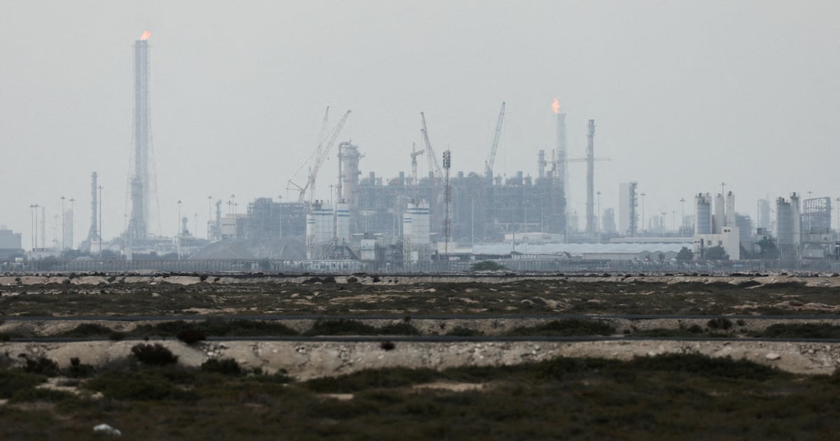 Harga Minyak & Gas Melonjak Setelah Serangan Energi Timur Tengah