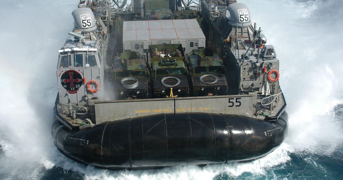 Pilihan militer AS pikeun Pulo Kharg jeung Selat Hormuz nalika tegangna Iran