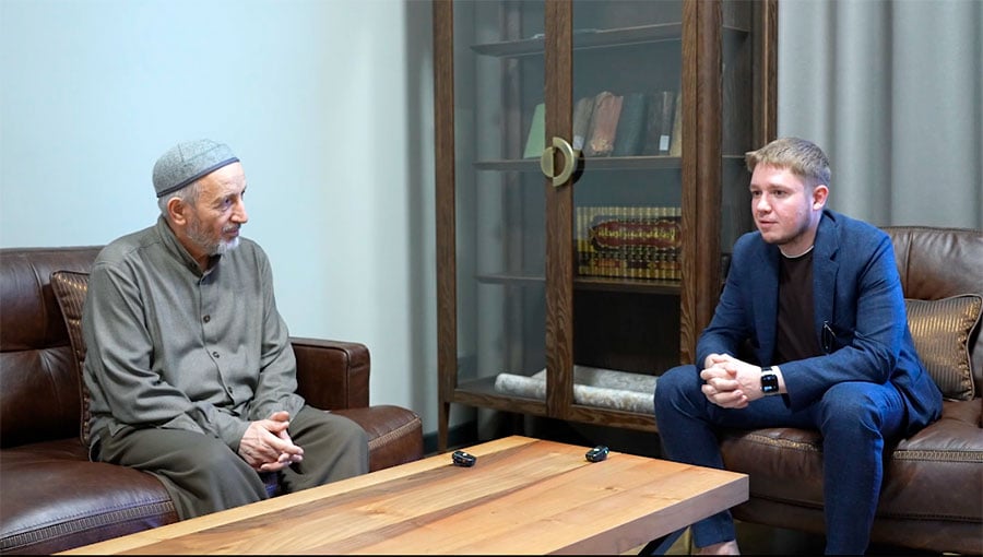 Dog‘iston muftiysi Islom madaniyati, fani va ta’limini qo‘llab-quvvatlash jamg‘armasi direktori bilan uchrashdi