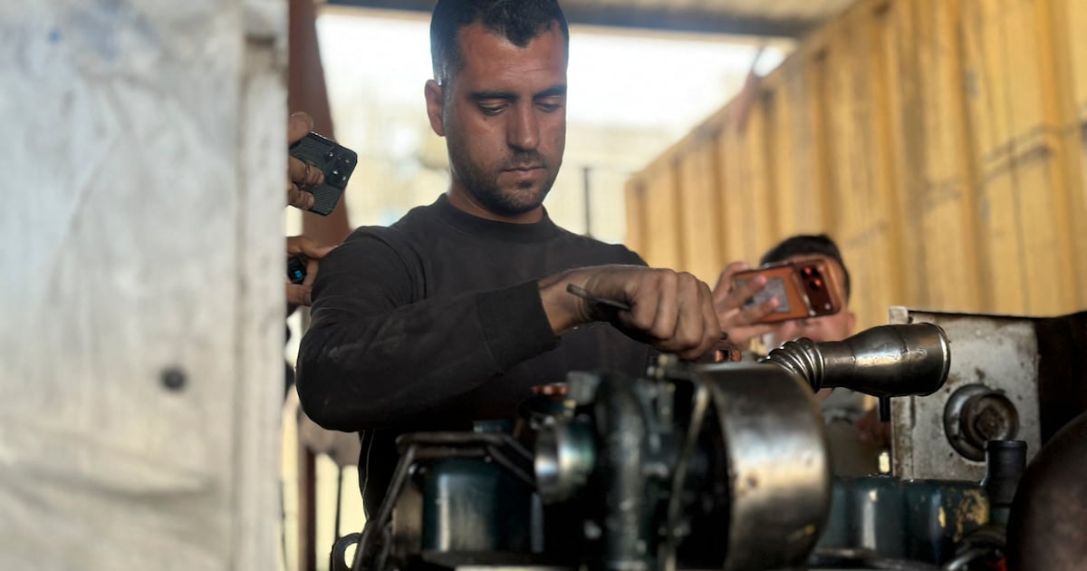 ഗാസയിലെ മോട്ടോർ ഓയിൽ ക്ഷാമം ആശുപത്രികൾ മുതൽ വീടുകളിലെ എല്ലാം നിലയിലാക്കുന്നു