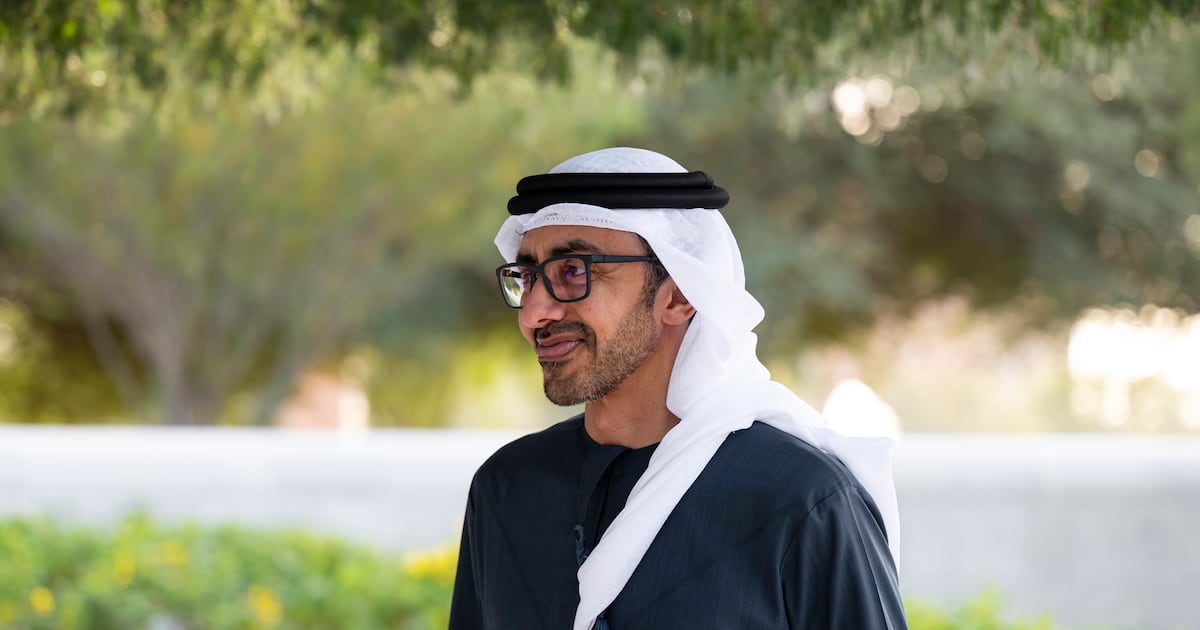 യു.എ.ഇ ഫോറെൻ മിനിസ്റ്റർ പ്രാദേശിക സുരक्षയം അന്തര്ജാതീന കൂട്ടുകാരുമായി സംസാരിക്കുന്നു