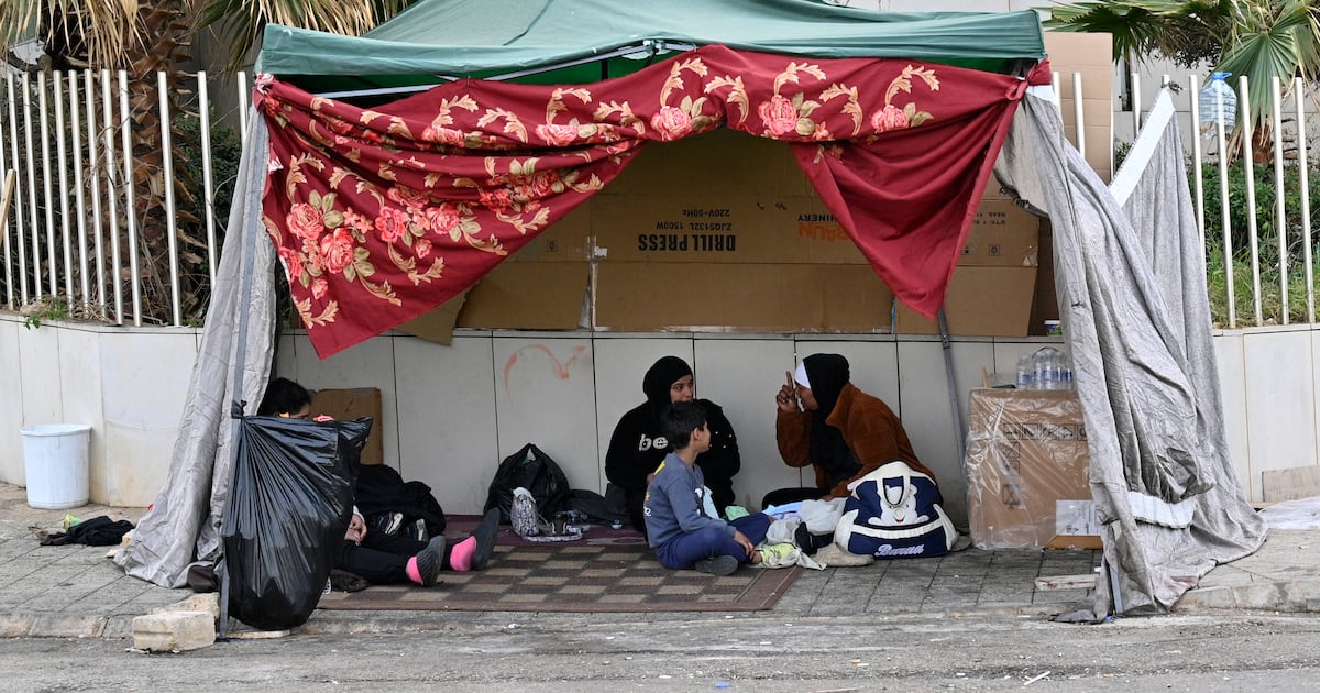 Horor di Beirut: Warga Sipil Jadi Sasaran di Kawasan Pantai