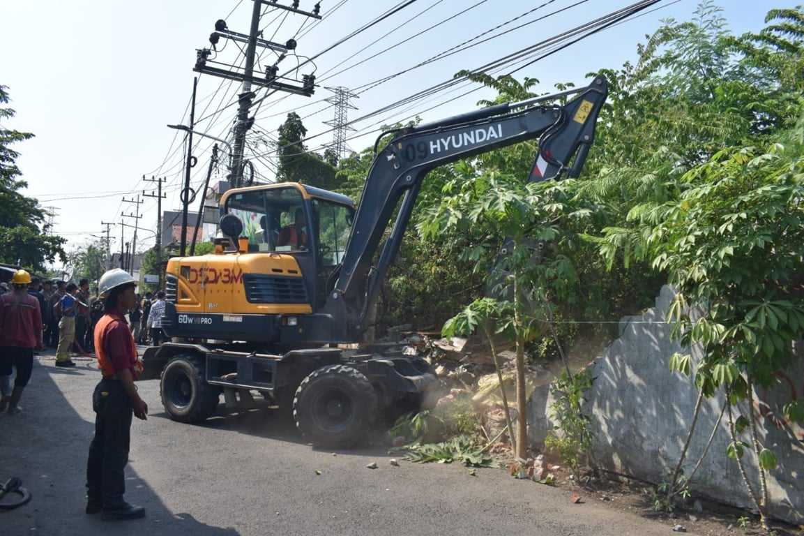 Satpol PP Surabaya sécurise un terrain communal de 5 500 m² à Ngagel Timur