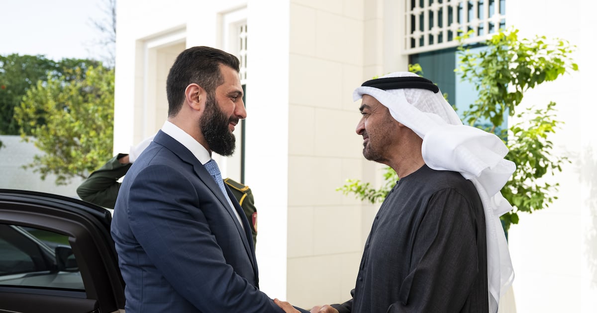 BƏƏ və Suriya Əlaqələri Gücləndirir, İran Hücumlarını Pisləyir