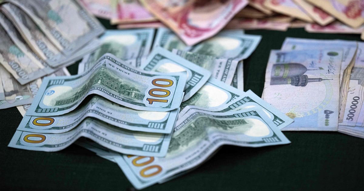 Ketahanan dolar tutupi risiko strukturalnya yang makin dalam | The National