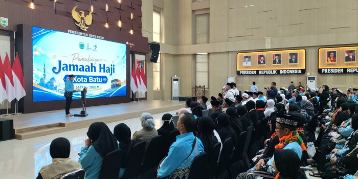 226 Jemaah Haji Kloter 4 Kota Batu Tiba di Tanah Air, Disambut Haru di Balai Kota Among Tani