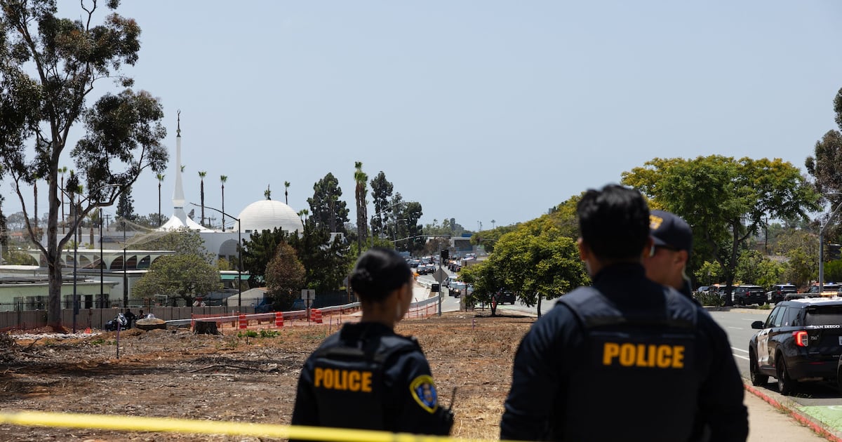 San Dieqo İslam Mərkəzində kütləvi atışmada üç nəfər öldü, polis deyir | The National