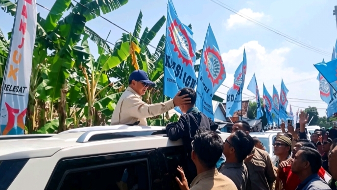 Presiden Prabowo Ngendhegake Montor Nampa Lukisan Remaja Tunarungu ing Nganjuk