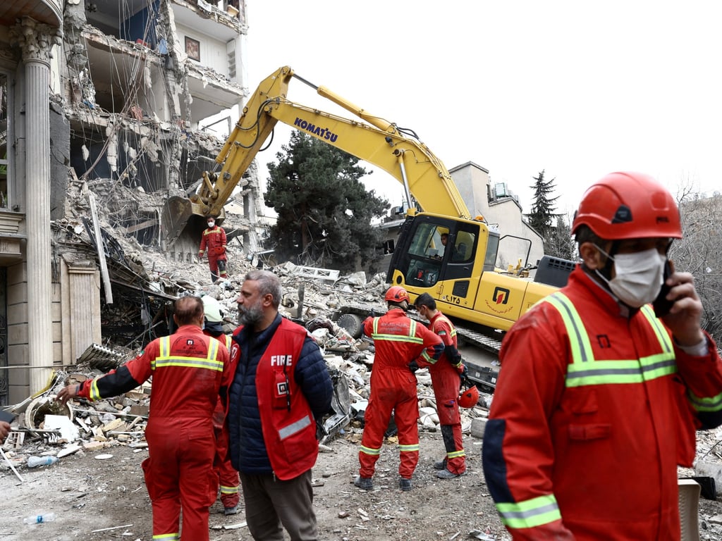 Hari ke-25 Serangan AS-Israel ke Iran: Klaim Bertentangan soal Negosiasi, Serangan Berlanjut