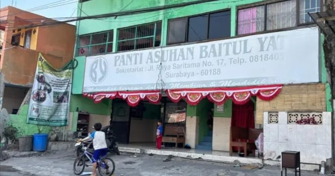 Surabaya Baitul Yatim Uşaq Evi icazəsiz və təcavüz işi səbəbindən bağlandı