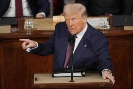 Vaziyat o‘zgarib turibdi, Donald Tramp hozircha Eronga hujum qilishni rad etgani xabar qilindi