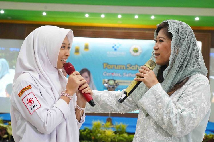Islamic Boarding Schools Expected to Be a Fortress Protecting the Younger Generation in the Digital Era