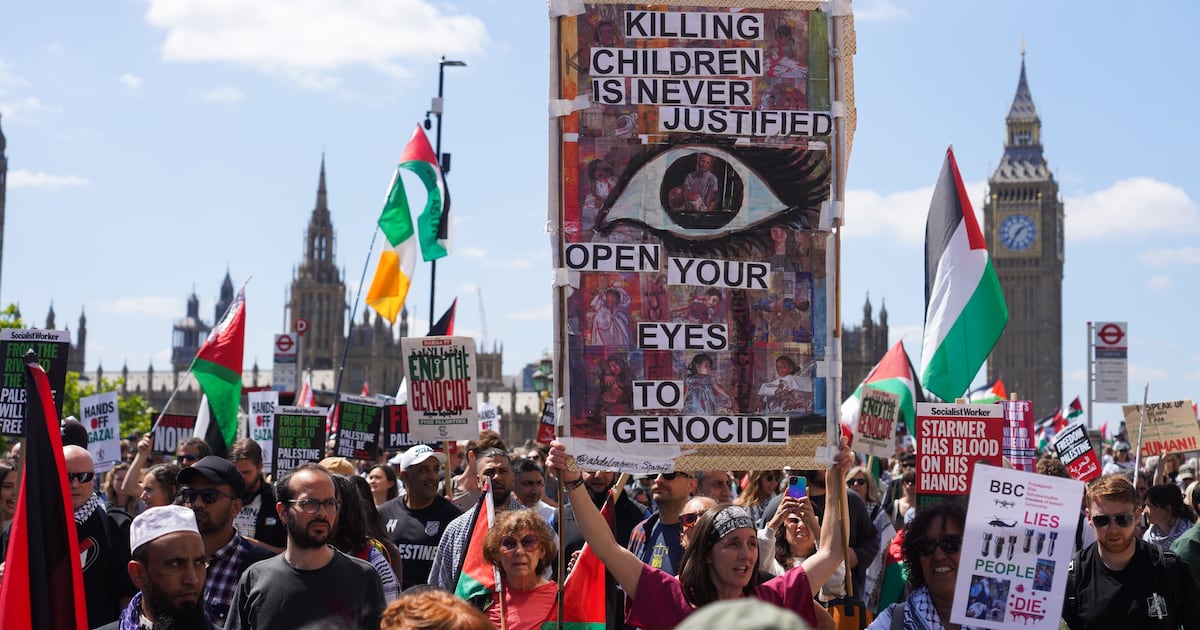 London Nakba yodgorlik yurishi o‘ng qanot mitingi tufayli o‘zgartirildi, tanqidlar keltirib chiqardi