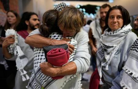 Derket holê: Leşkerên Îsraîlî Tacîza Seksî li Ser Aktîvîstên Global Sumud Flotilla Kirin