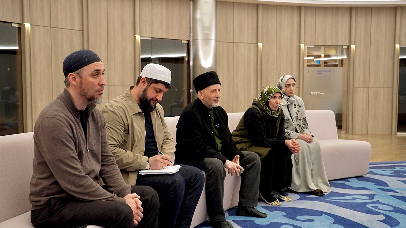 د داغستان مفتیت کې د سیلی متضررینو ته د مرستې په اړه غونډه