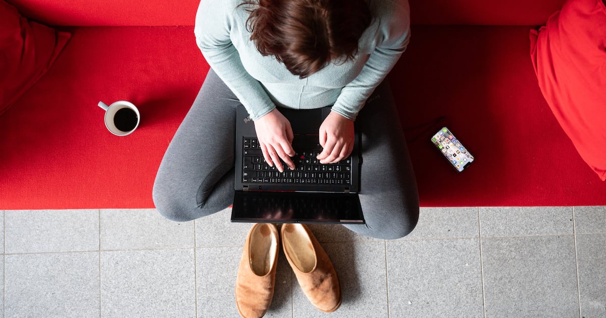 Tetap di Rumah untuk Menghemat Biaya Bahan Bakar
