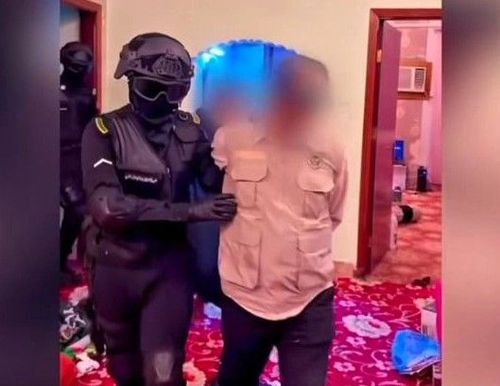 Jiddadagi Indoneziya Bosh Konsulligi Saudiya Arabistonida 7 indoneziyalikning noqonuniy haj safarlarini targ'ib qilishda gumon qilinib qamoqqa olinganini tasdiqladi