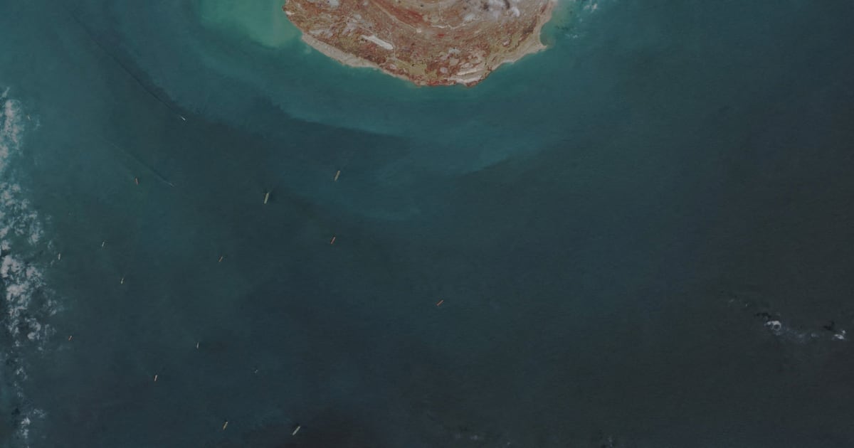 Ketidakjelasan di Selat Hormuz ketika kapal-kapal terpaksa berhenti meski sudah dikabarkan dibuka kembali