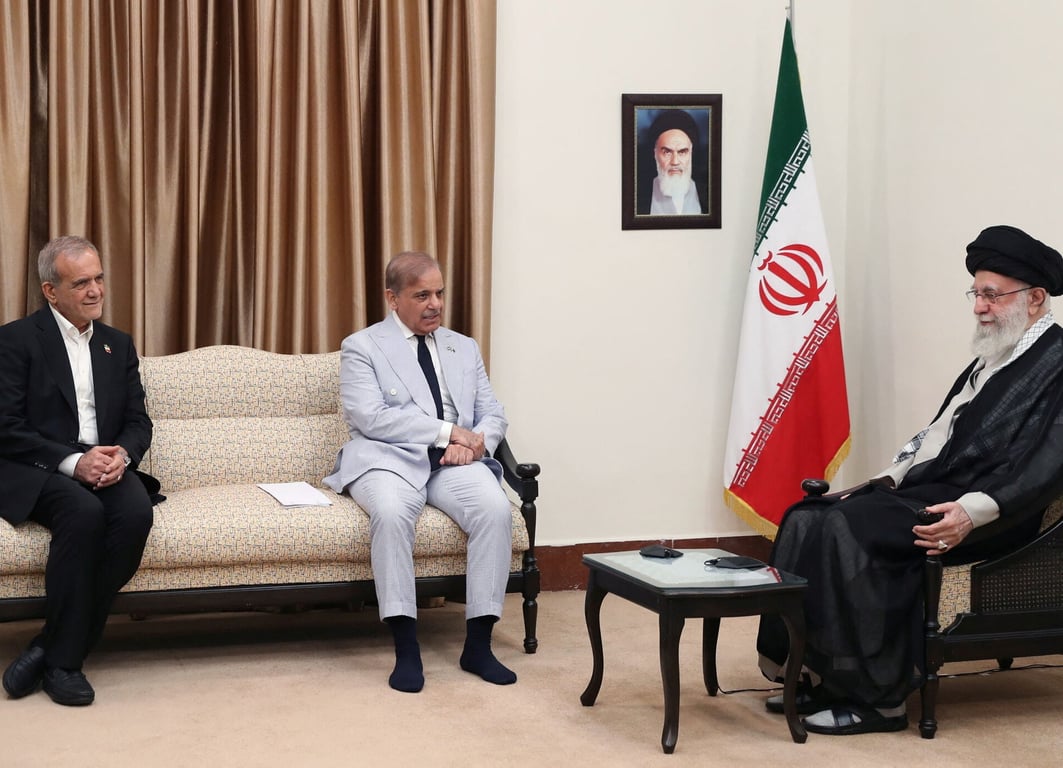 Pakistan Ngimbangan Kasaimbangan di Wétan Tengah