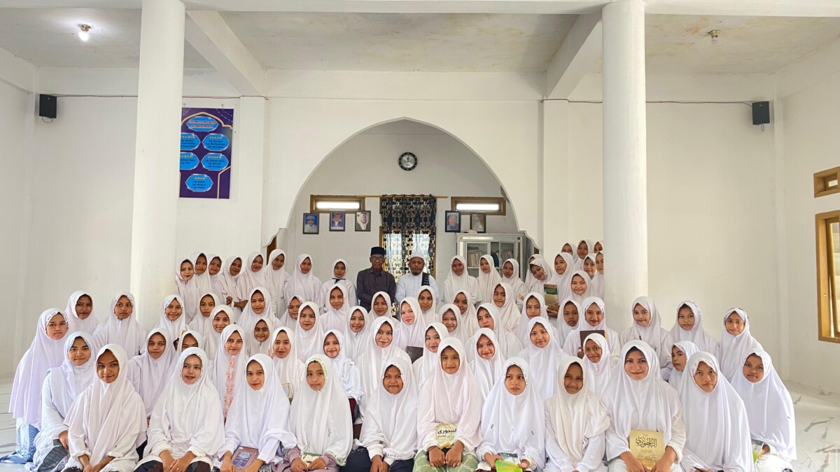 Dayah Babul Huda Lamno Gelar Ibda’ Kitab, Miwiti Pengajian Taun Ajar 1448 H