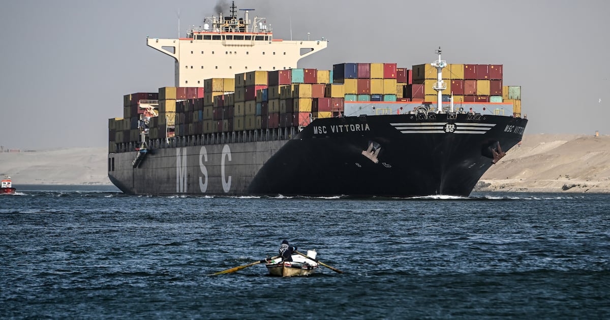 Körfəzdə gəmiçilik fəaliyyətində pozuntular